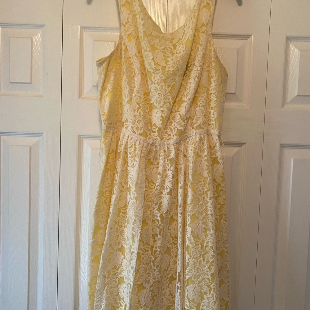 Jessica Howard Yellow Lace Midi Dress